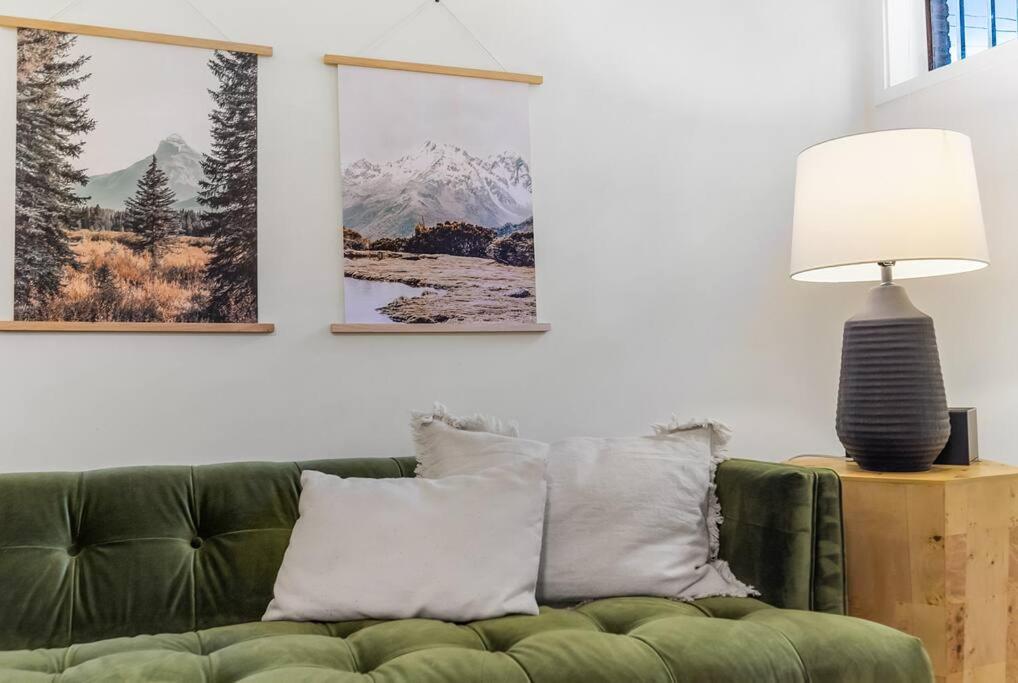 Lilac In Law, Picturesque Lower Unit Сиэтл Экстерьер фото