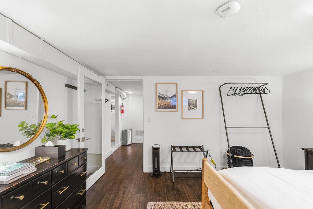 Lilac In Law, Picturesque Lower Unit Сиэтл Экстерьер фото